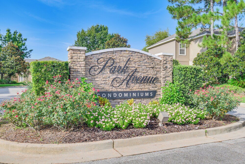 3 Mi to Owa: Modern Condo w/ Resort Pool!