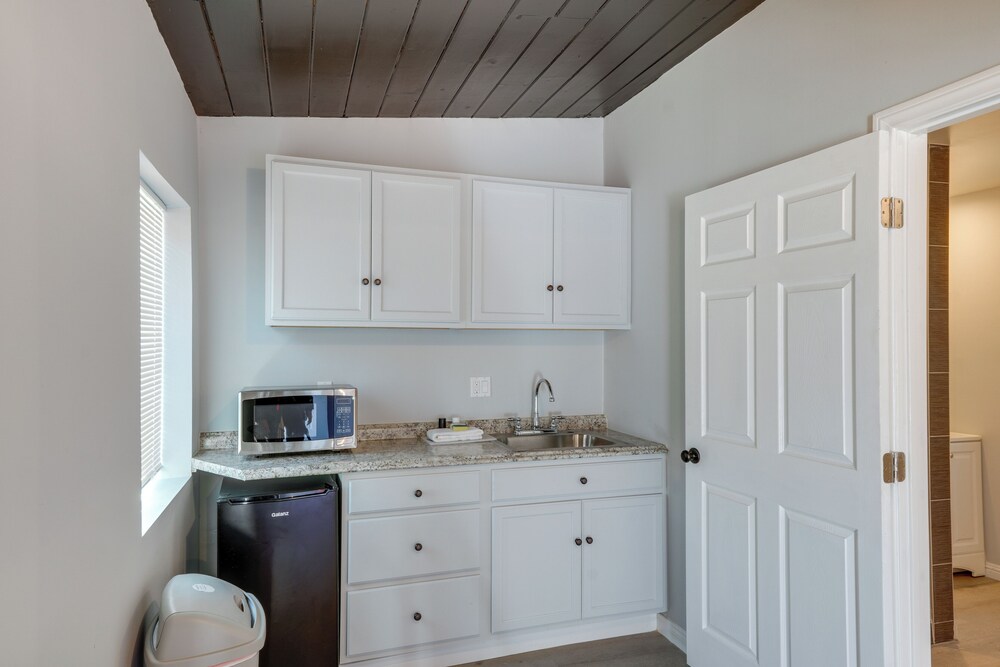 6 Mi to Frazier Mountain: Cozy Studio Retreat
