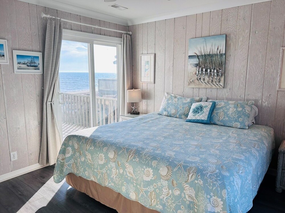 Sea It All 2 Bedroom Home by RedAwning