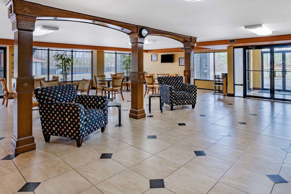 Birmingham Vacations - Days Inn by Wyndham Leeds - Property Image 5