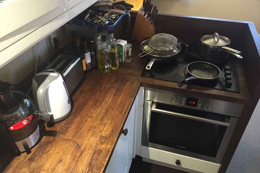 Lovely 2 Bedroom on the Corner of Portobello Road