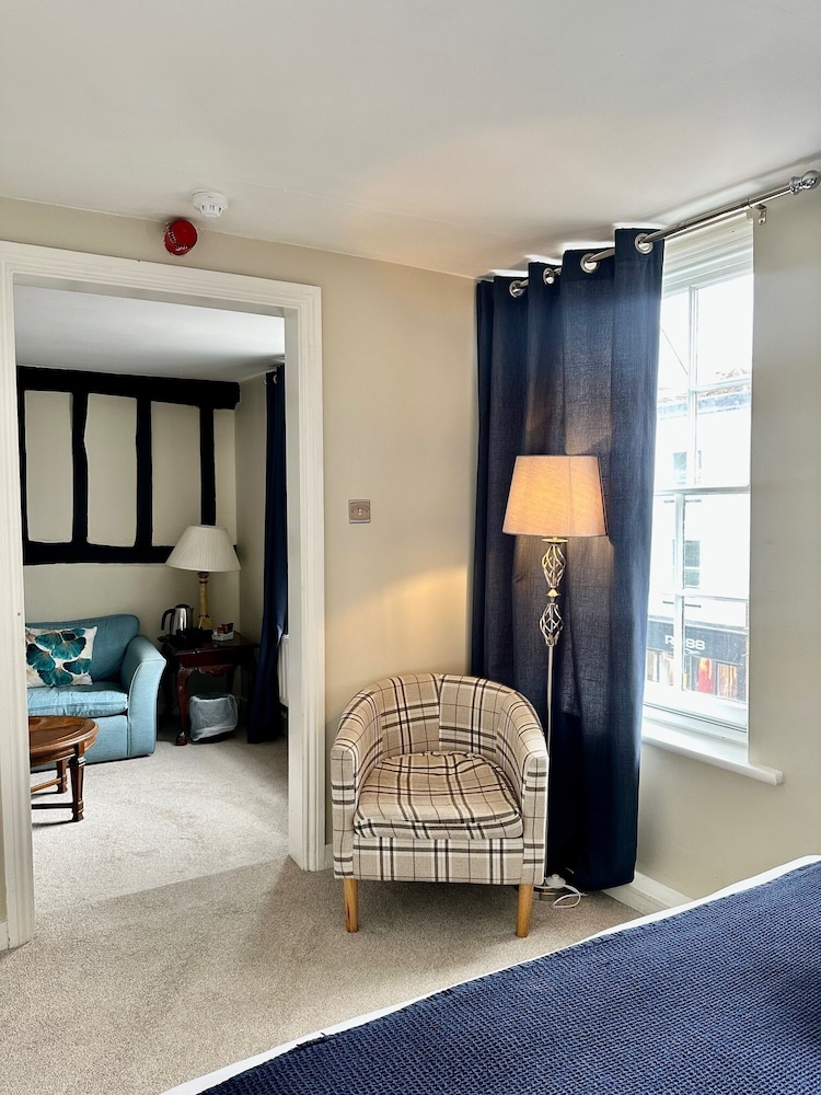 Guildford Vacations - Angel Hotel - Property Image 7