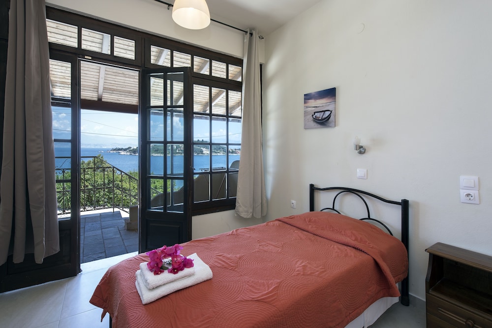 Dimitrios Apartments view 5