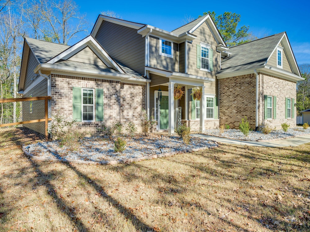 Spacious Columbus Getaway w/ Patio - Pets Welcome! - Property Image 16