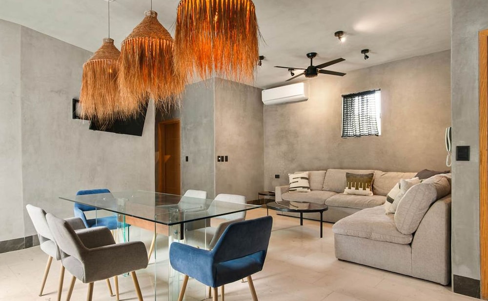 Best Spot on 5th Ave - 2BR With King Beds Style