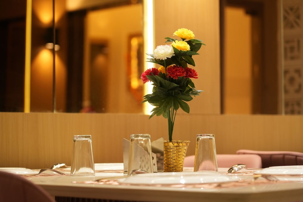 Hotel The Grand Om Krishna