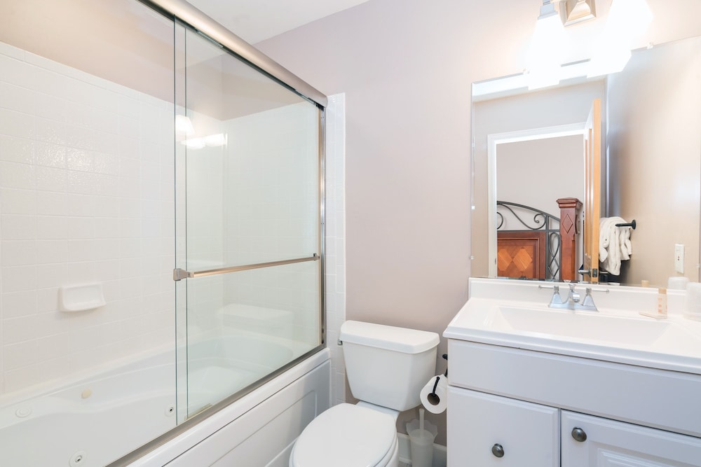 Bachman Village 14 by Avantstay Close To Town The Slopes w Hot Tub Permit 12038