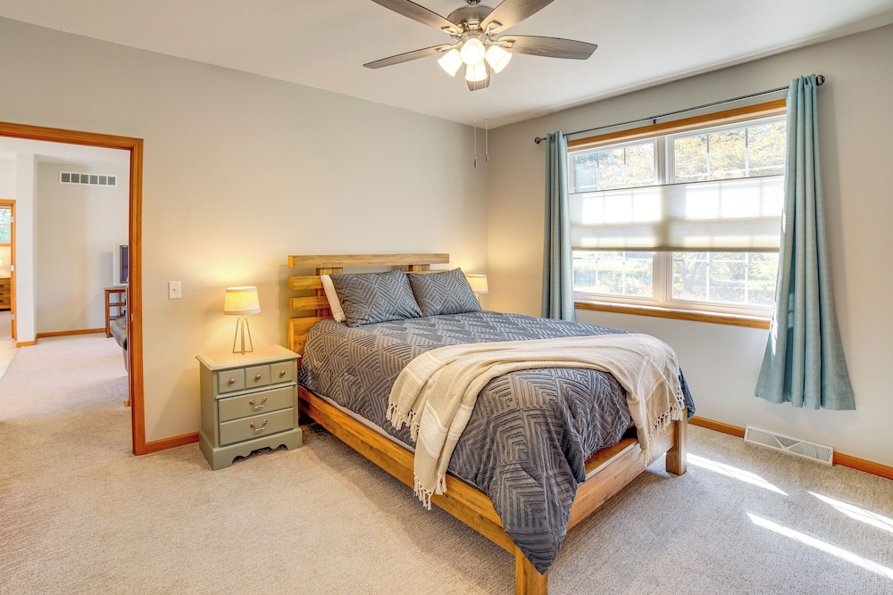 Live Large on Saddle Lake! Family Home w/ Dock