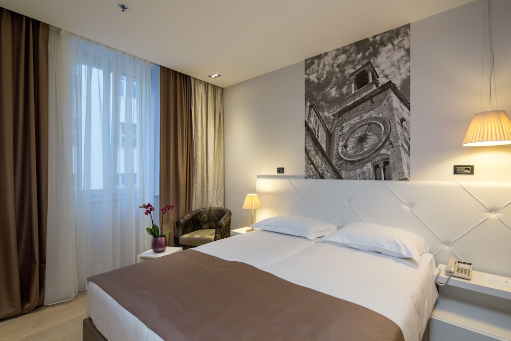 Cornaro Hotel 13