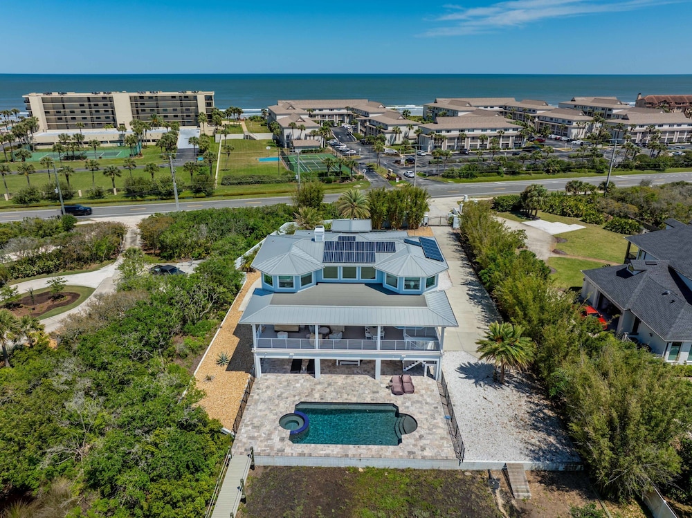 400 Steps to Sand Waterfront Luxury w Dock Pool