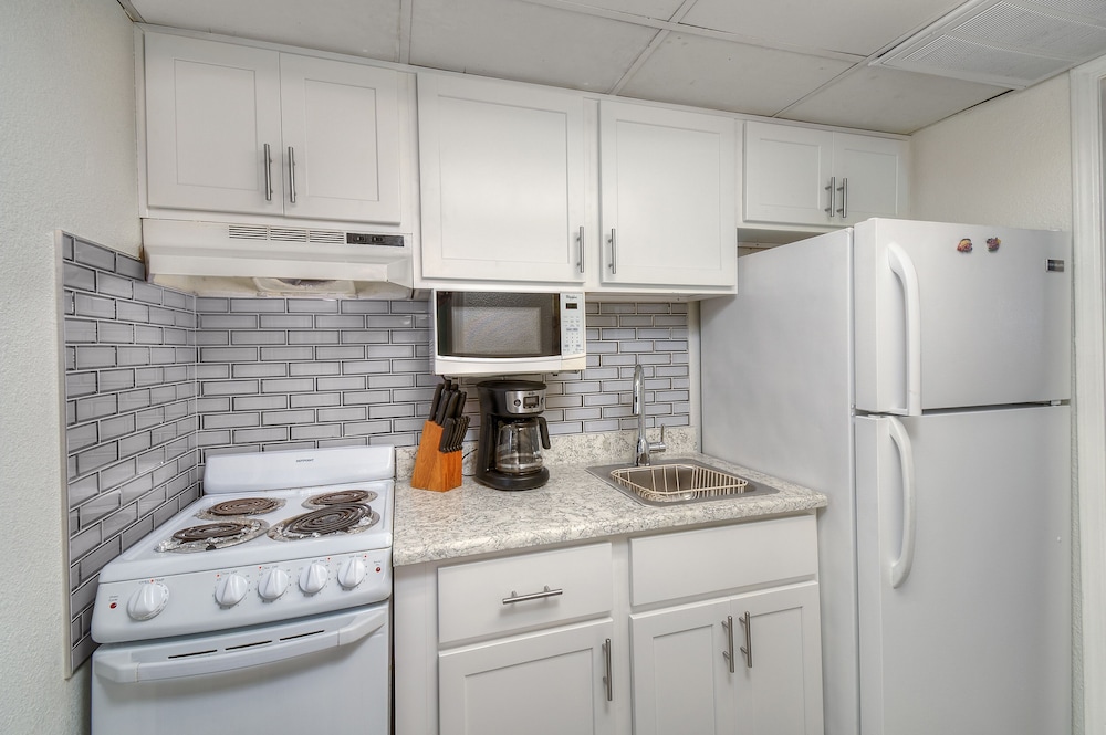 Jonathan Harbour by Elliott Beach Rental view 5