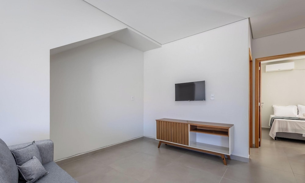 Apt w/ Barbecue Grill 190 m From the Beach Mbu0102