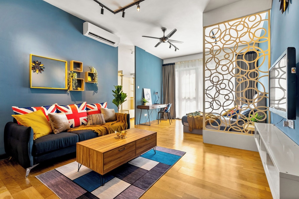 NaiBnB @ Regalia Residence