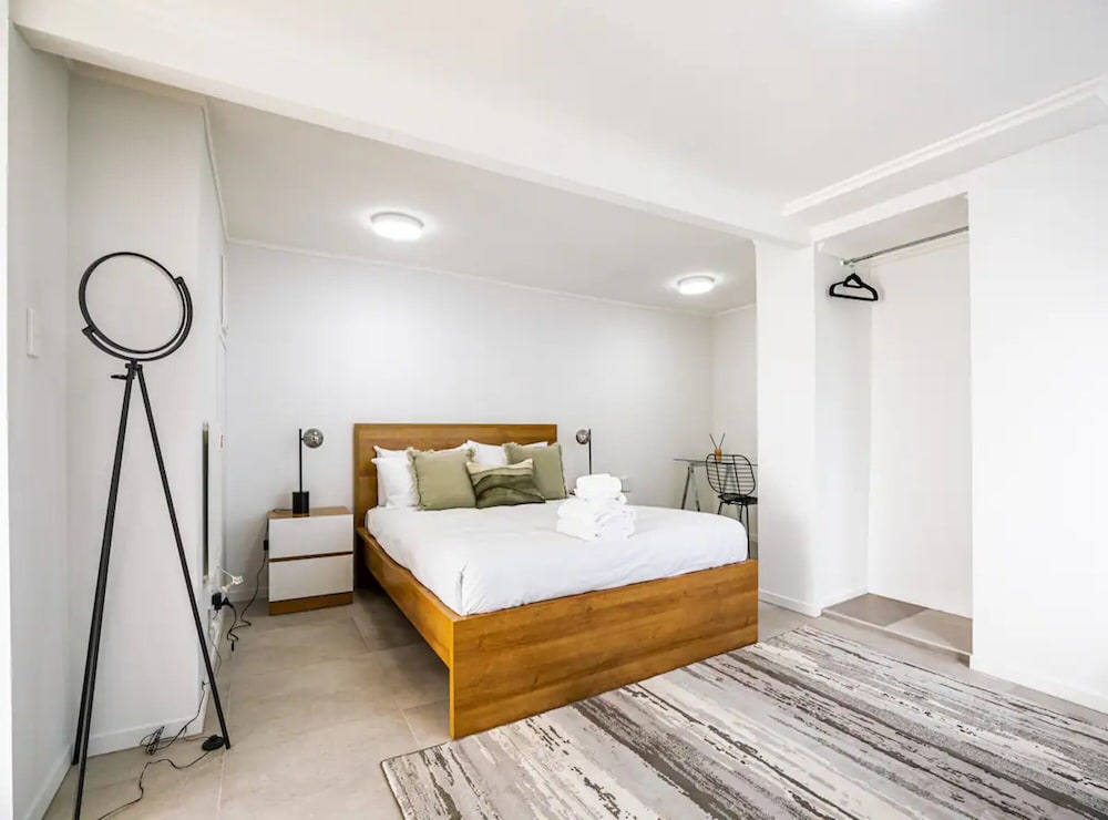Stunning Studio In Grey Lynn! view 2