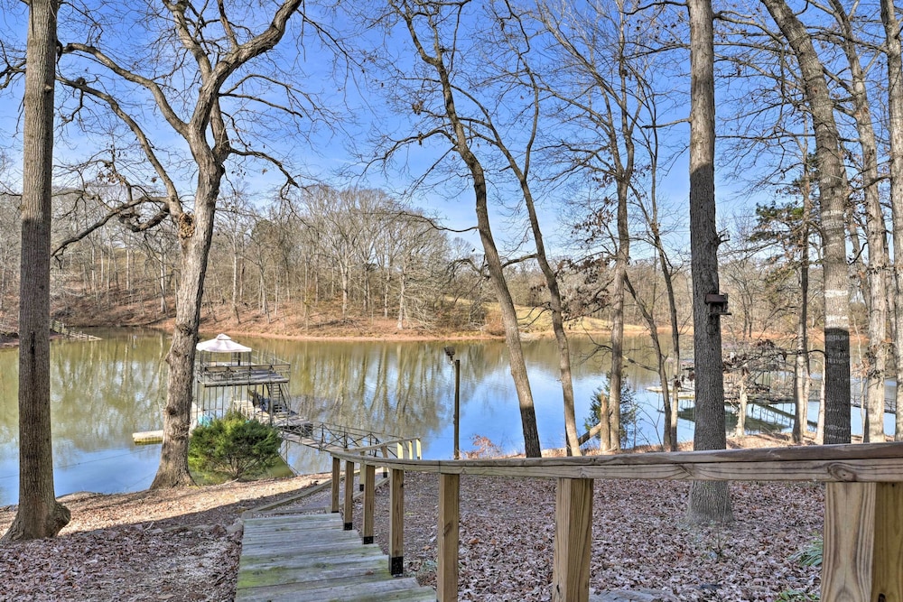 Large Lavonia Home w/ Party Dock on Lake Hartwell! - Property Image 4