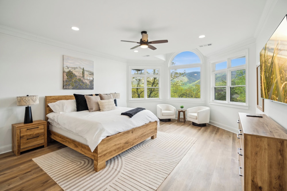 Hot Tub, Decks & 2 Kitchens: Mtn-view Jasper Gem!