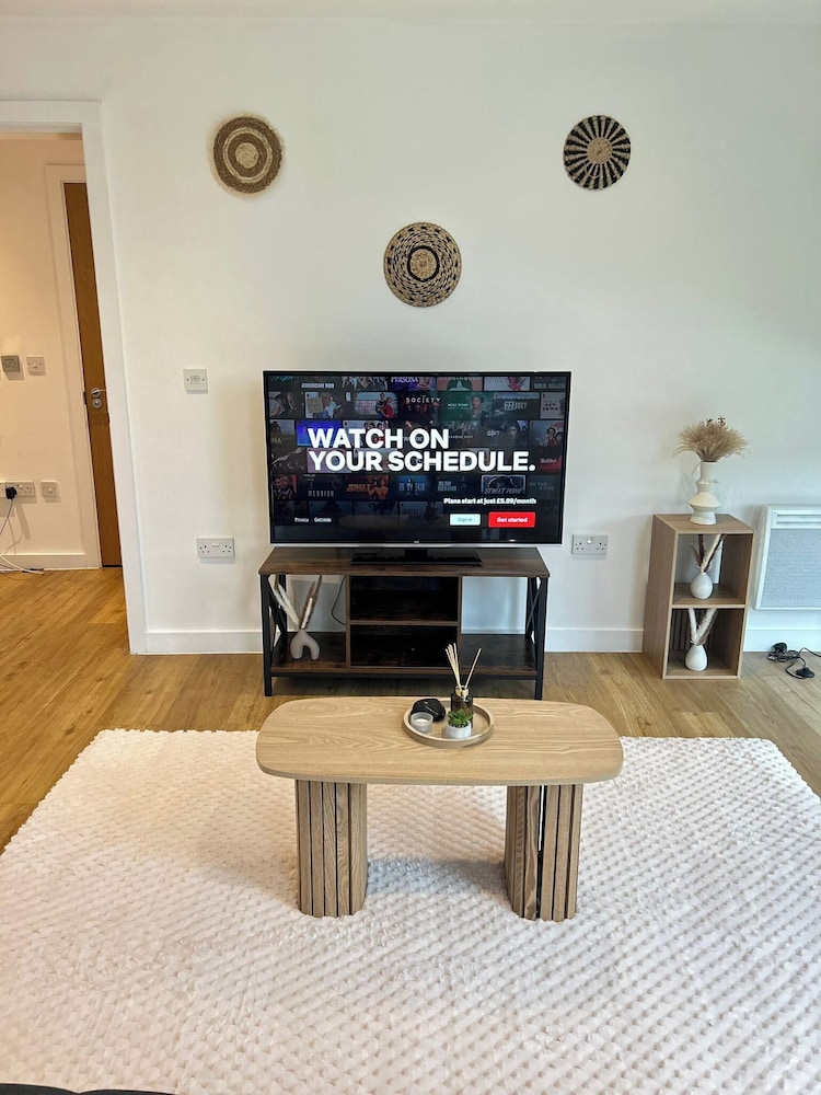 City Apartment-gym-terrace-games Room-free Parking