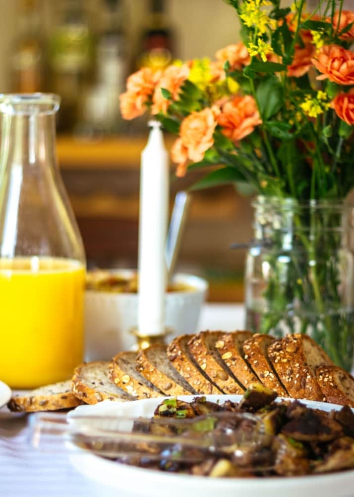 Burdett House Bed & Breakfast