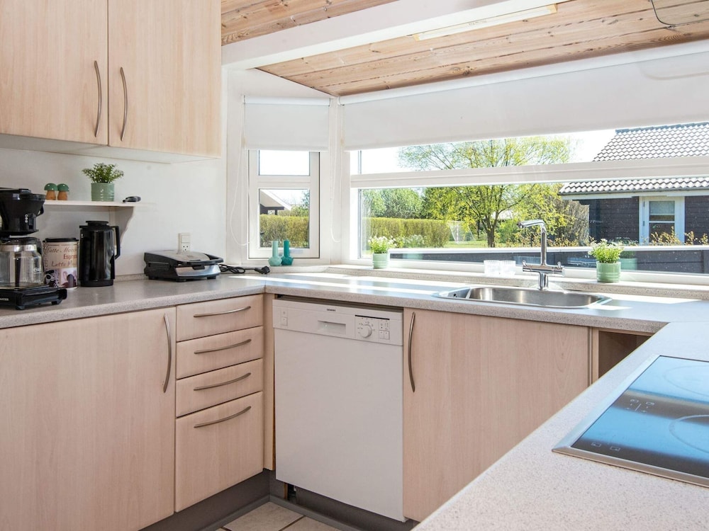 6 Person Holiday Home in Hemmet-by Traum