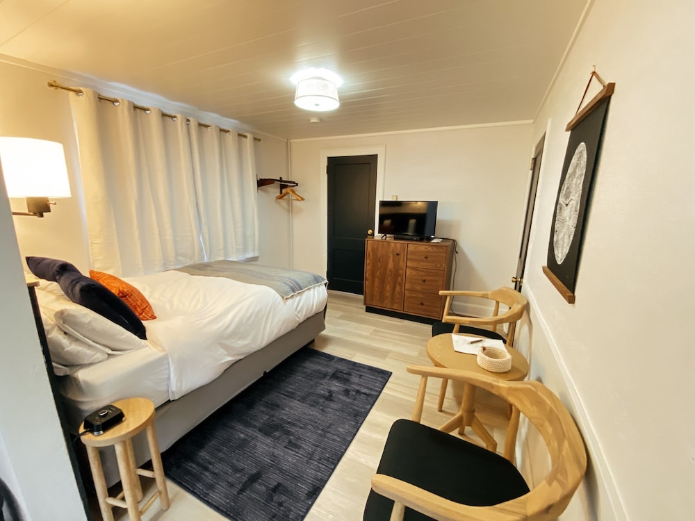Cascade Lodge
