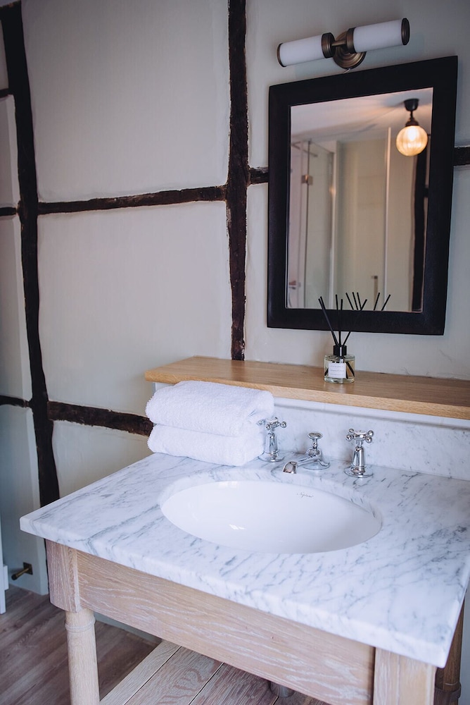 Guildford Vacations - The Drummond at Albury - Property Image 35