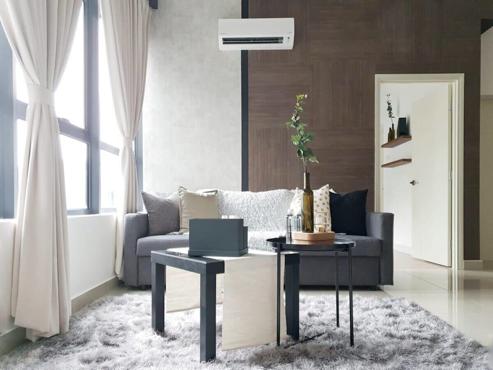 Cozy & Stylish 2BR Apt at Arte Plus, Free Parking