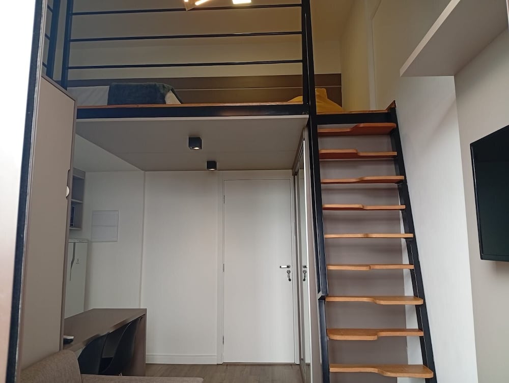 Modern Studio w/ Barbecue Grill Sel1110