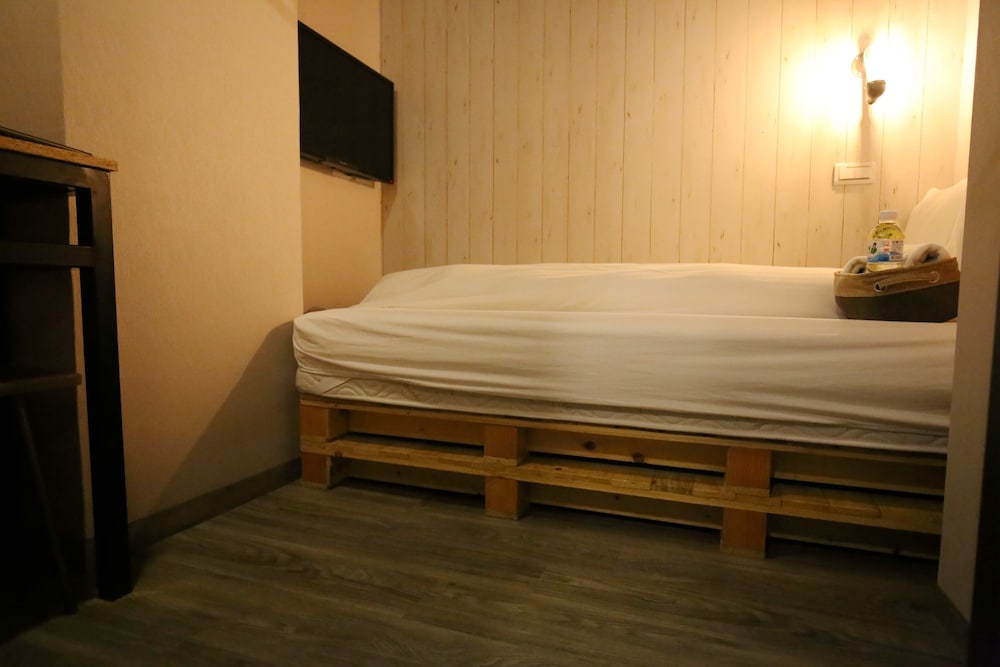Nys Loft Hotel - Hostel