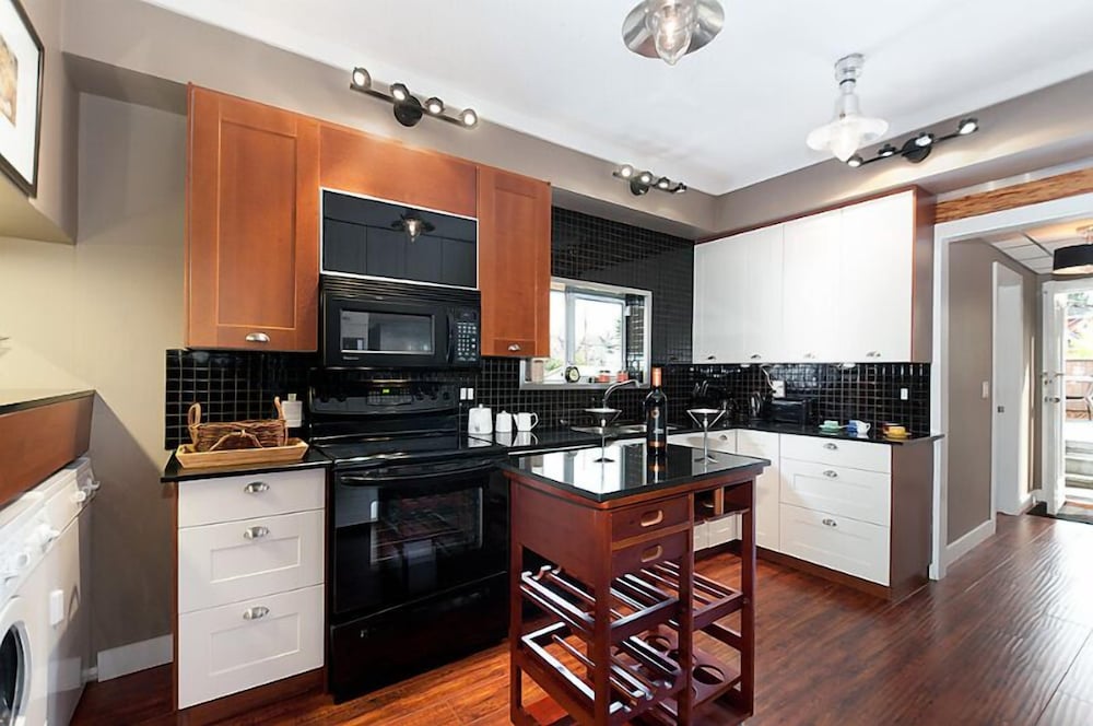 Commercial Drive Accommodations