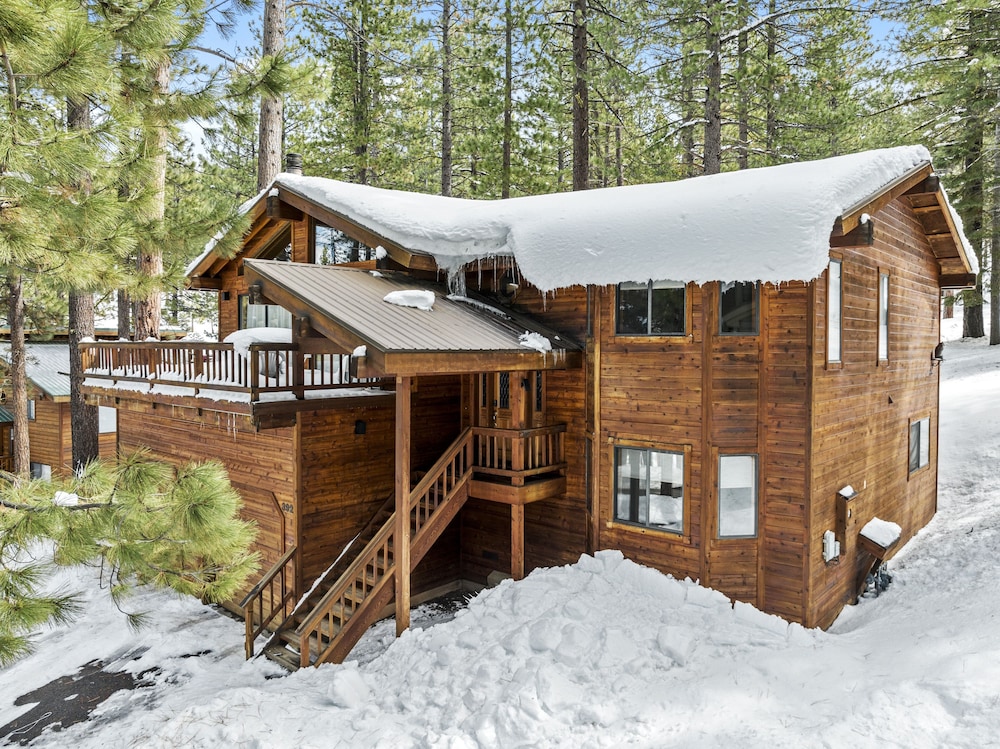 Lake Tahoe Vacations - 4 Bedroom Home at 392 Skidder Trail by RedAwning Save 10 on 3 Nights, 15 on 5 Nights! - Property Image 18