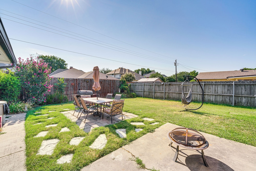 Texas Home w/ Yard: 2 Mi to Prairie Creek Park view 4