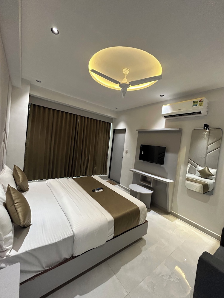 Hotel Prime Town