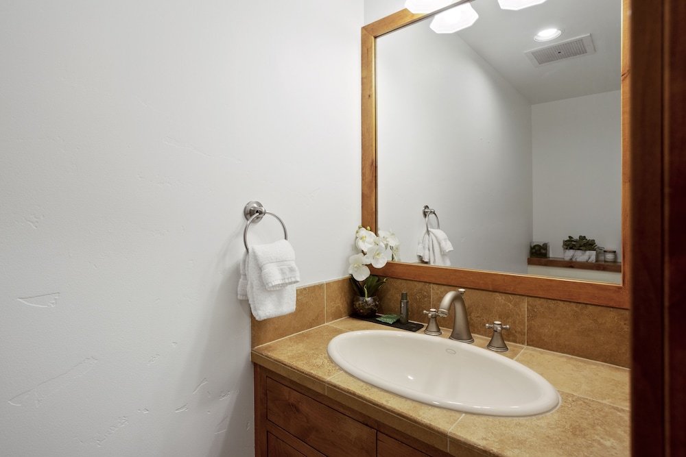 Shooting Star Lodge at Deer Valley Resort - Two Bedroom Residence #103 2 Condo