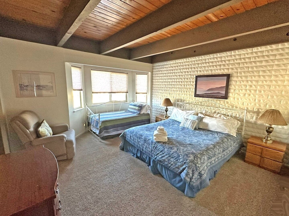 439 Ala Wai, 119 3 Bedroom Condo