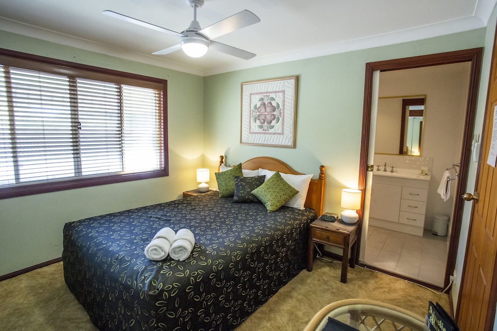 Ainslie Manor Guests House