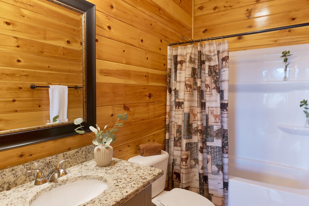 A View for All Seasons Luxe Smoky Mountain Cabin With Hot Tubs Game Room