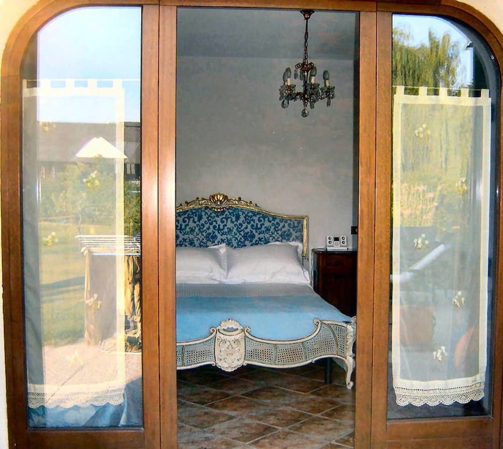 Luxury Villa Near Venice in the Prosecco Region view 3