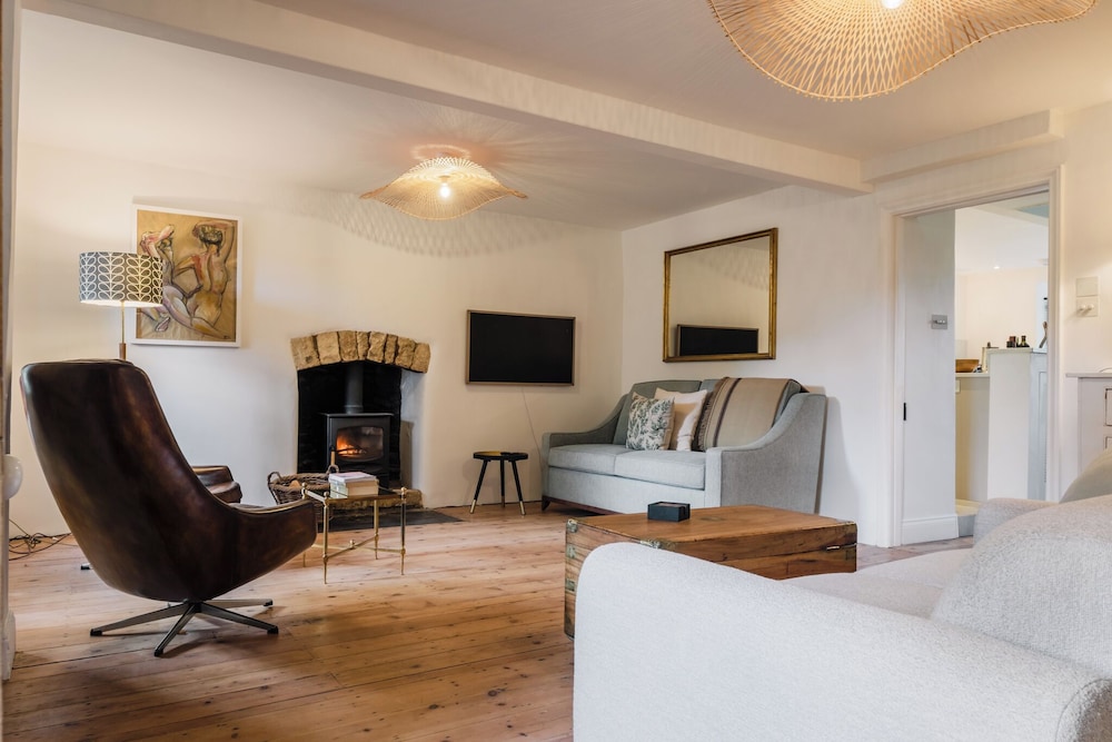 Historic 3 BD Cottage in the Cotswolds