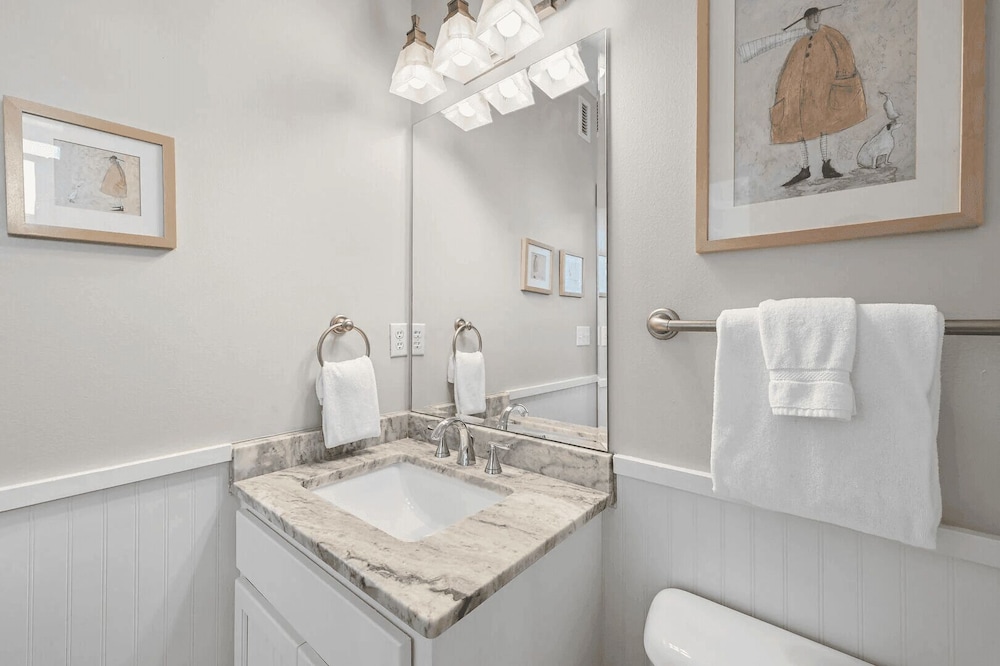 30A Emerald Waters by Avantstay Pool + Bikes + Bonfires