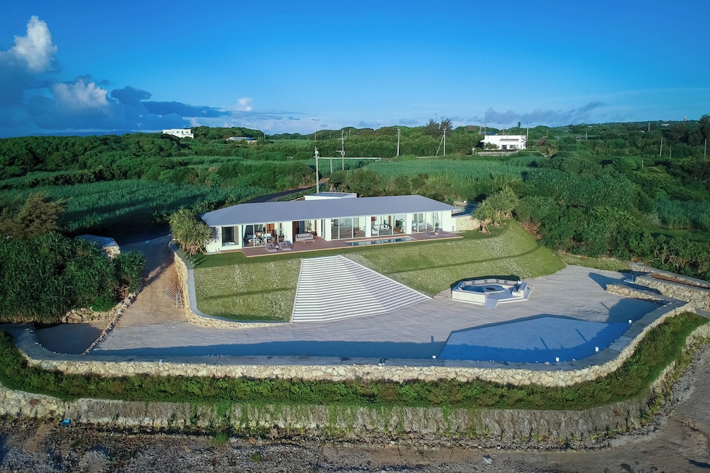 St. Maire YORON