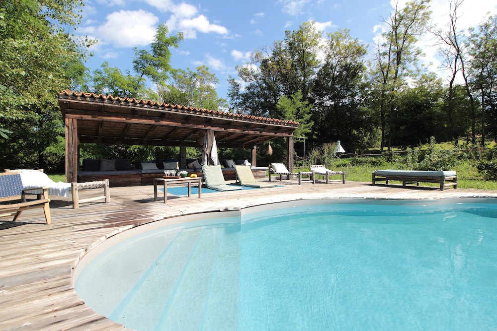 Villa Poggio Zucchino Pool and Wellness Piacenza