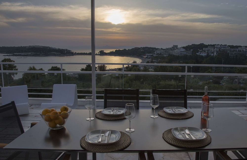 Luxury penthouse with stunning riviera view by GHH
