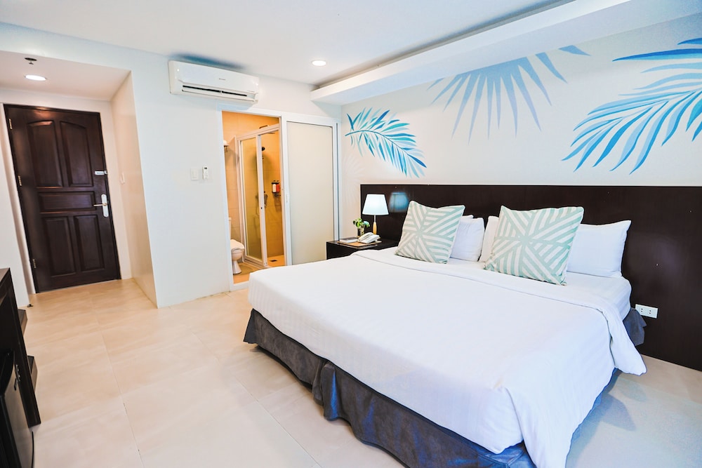 Holiday Suites Port Barton