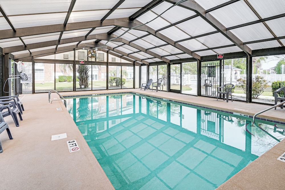 6 Mi to Myrtle Beach Hot Spots: Cozy Condo!