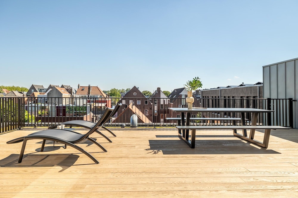 Delft Escape With Rooftop and Wifi
