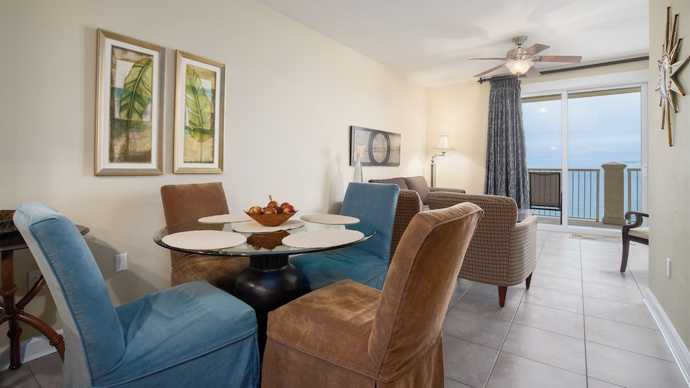 20th Floor Condo! Sleeps 8! Gulf Front Master Suite w/ Beautiful Gulf Views!