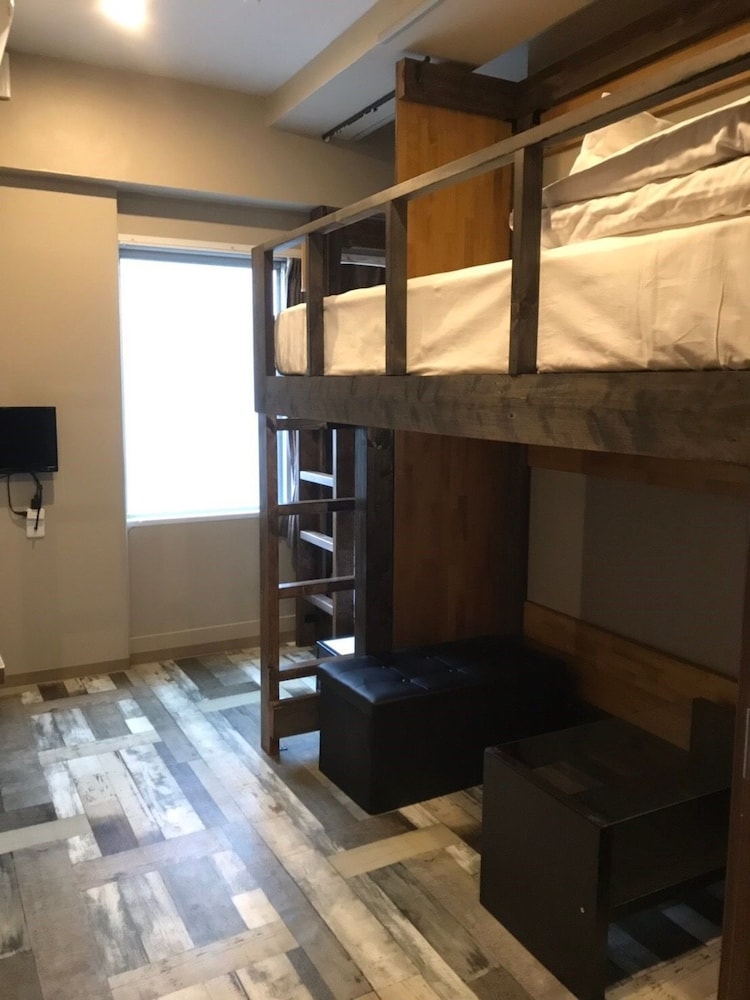 e-hostel Shinsaibashi