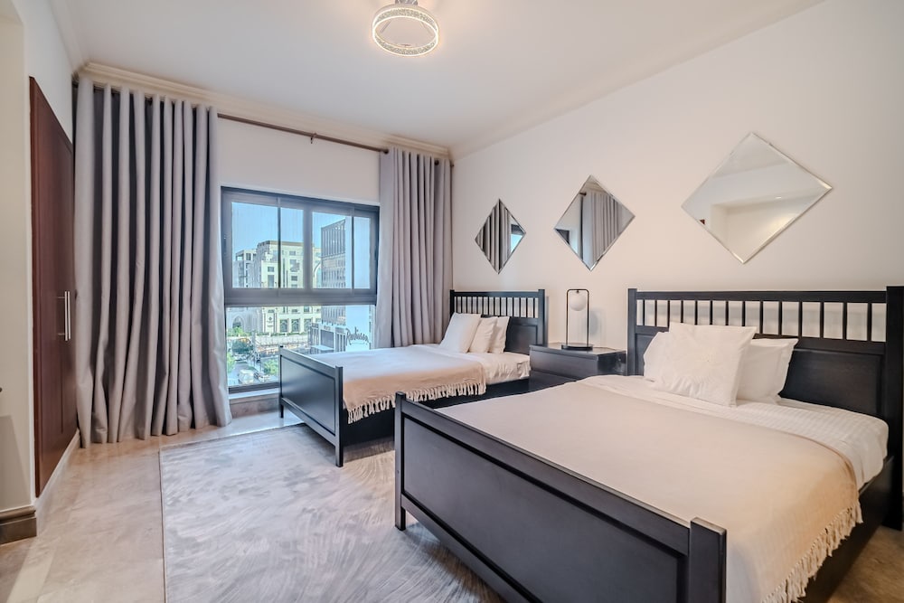 Fairmont South Residence 412