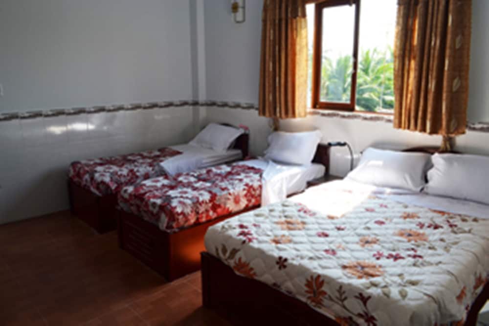Oasis Hotel