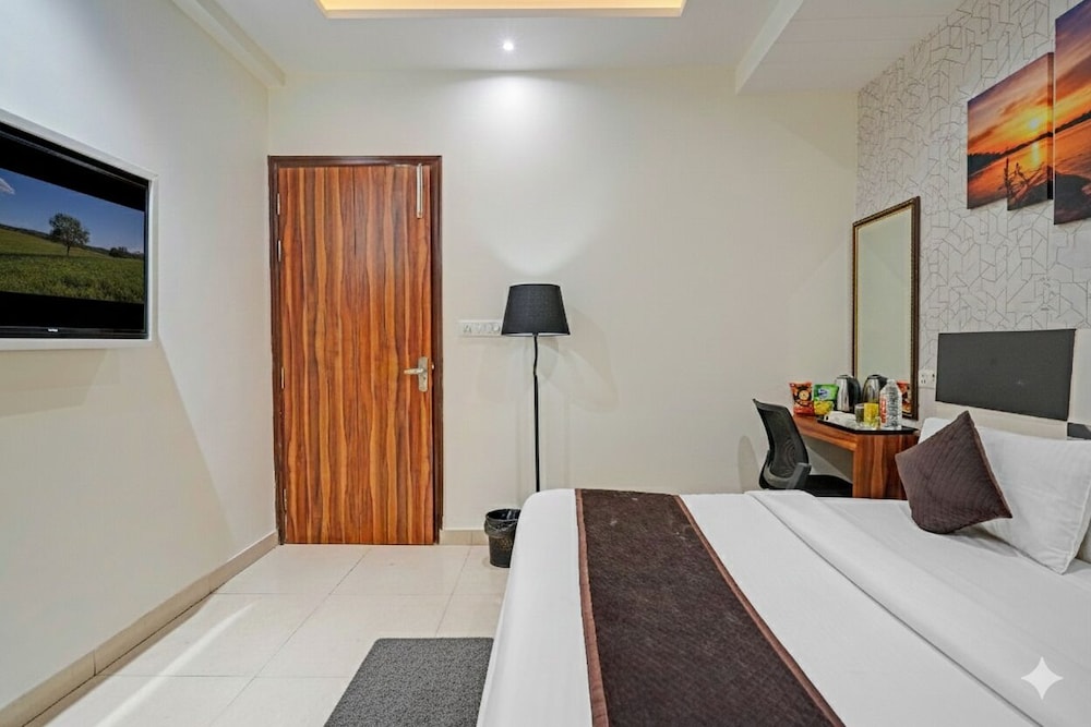 Hotel Church House - Rohini I Near Metro I Specious Rooms I Friendly Staff I Most Preferred Hotel In Rohini